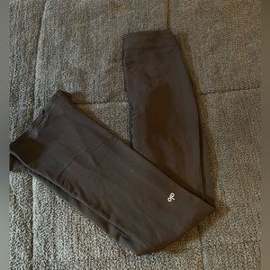 Front split alo flare leggings